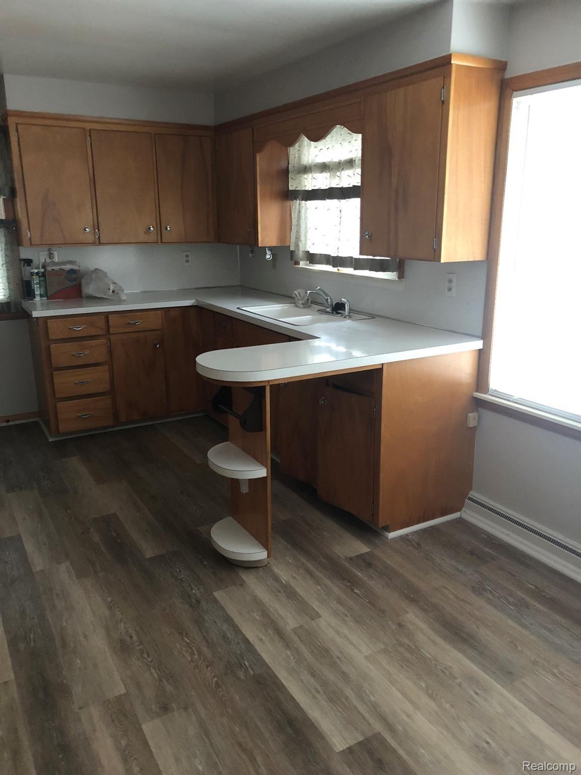 6286 Calkins Road Flint, MI 48532 - Photo 6 of 31 IMG_0857.JPEG