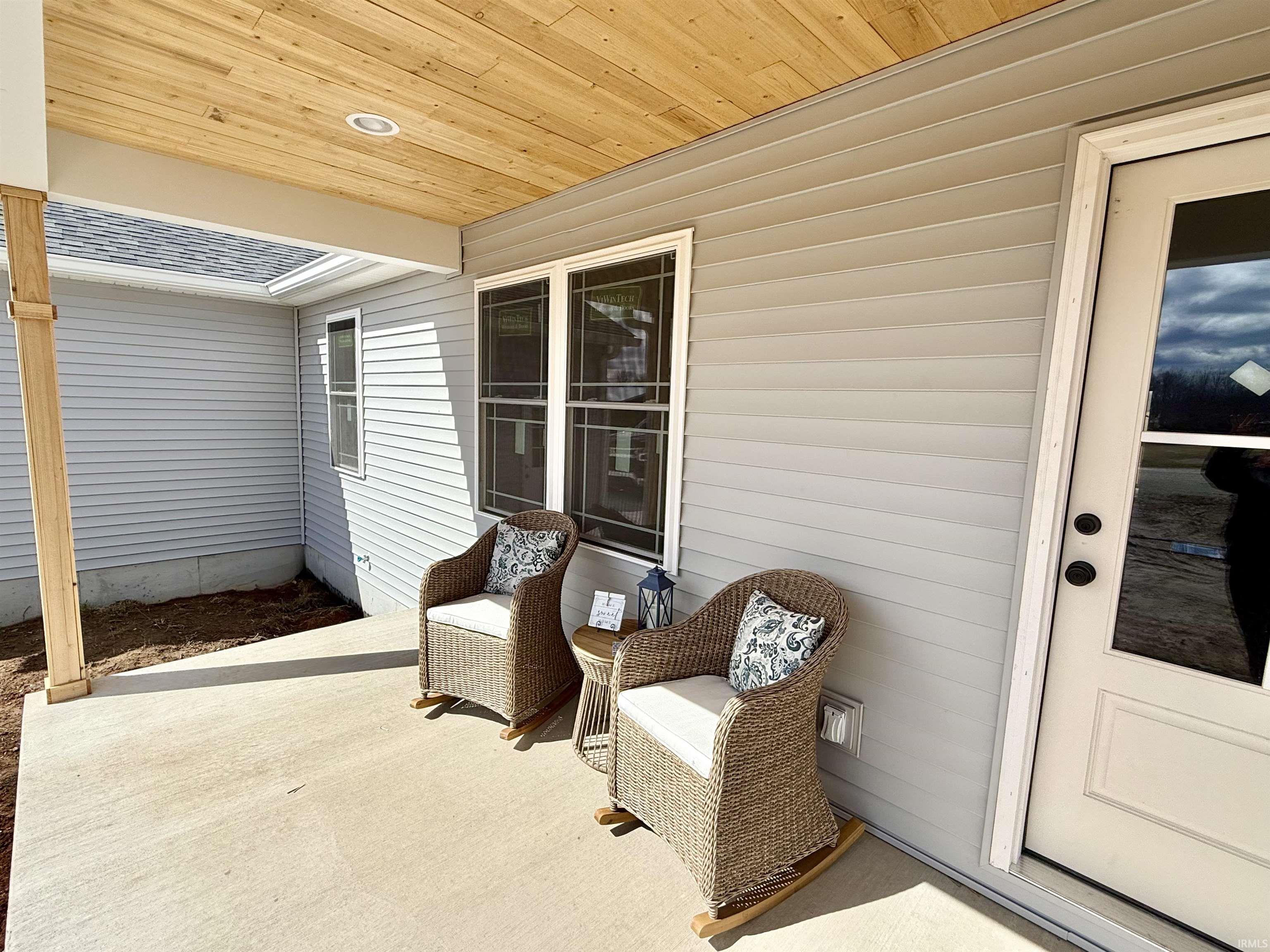 106 Creek Side Drive Bedford, IN 47421 - Photo 2 of 36