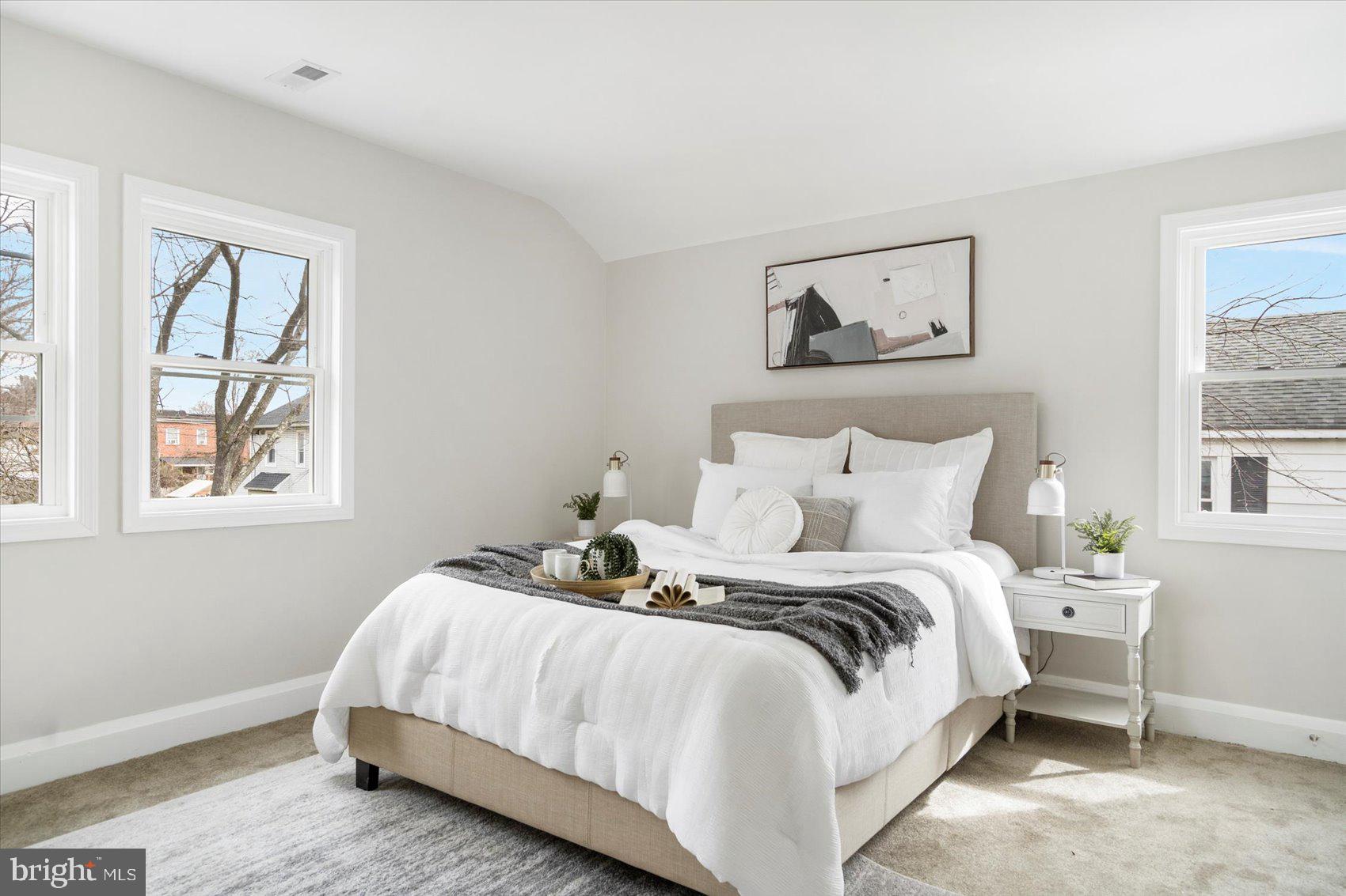 628 Aldershot Road Baltimore, MD 21229 - Photo 13 of 33