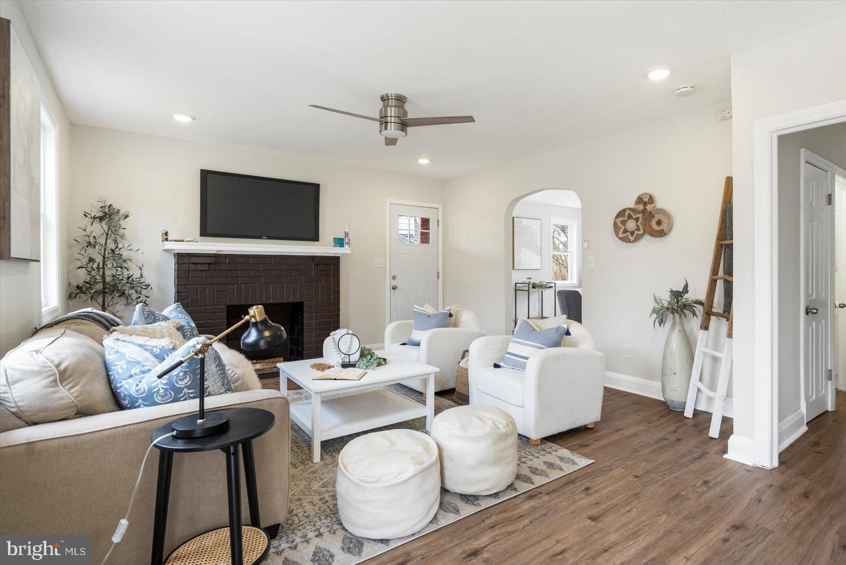 628 Aldershot Road Baltimore, MD 21229 - Photo 2 of 33