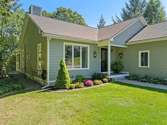 $925,000 | 53 Drummer Trail, Laconia, NH 03246