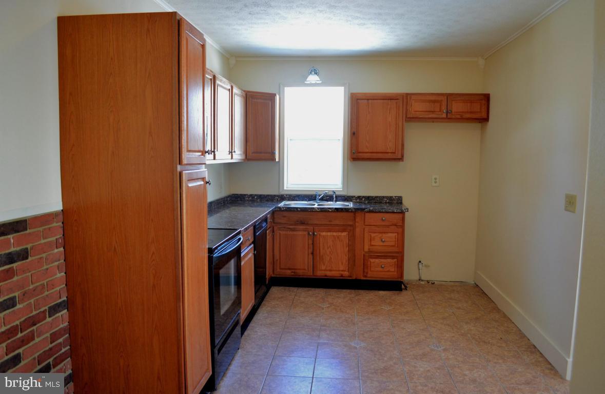 1303 Sandhill Road Lebanon, PA 17046 - Photo 5 of 15 Gallery Image 5