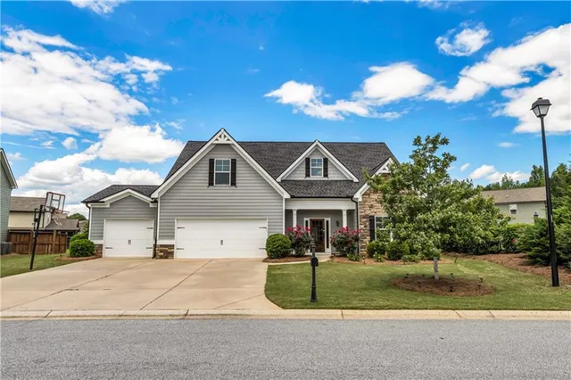$2,799 | 304 Red Cap Circle, Jefferson, GA 30549