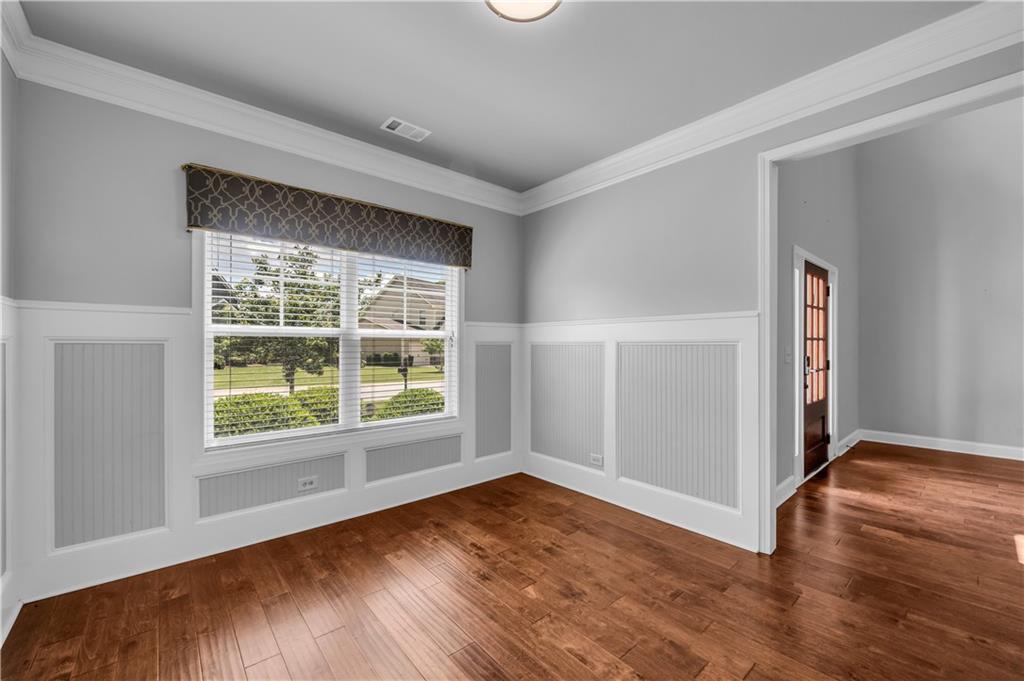 304 Red Cap Circle Jefferson, GA 30549 - Photo 12 of 40