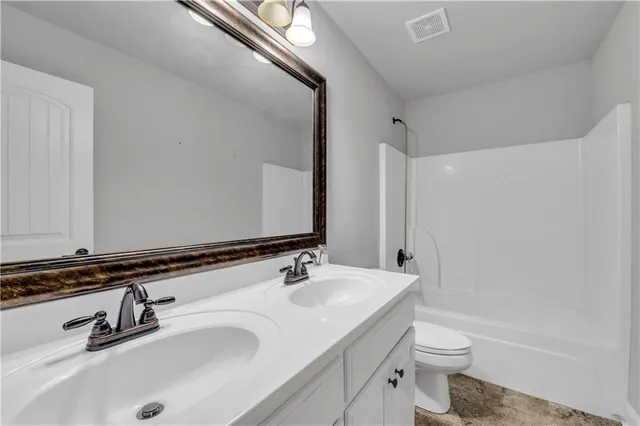 $2,799 | 304 Red Cap Circle, Jefferson, GA 30549