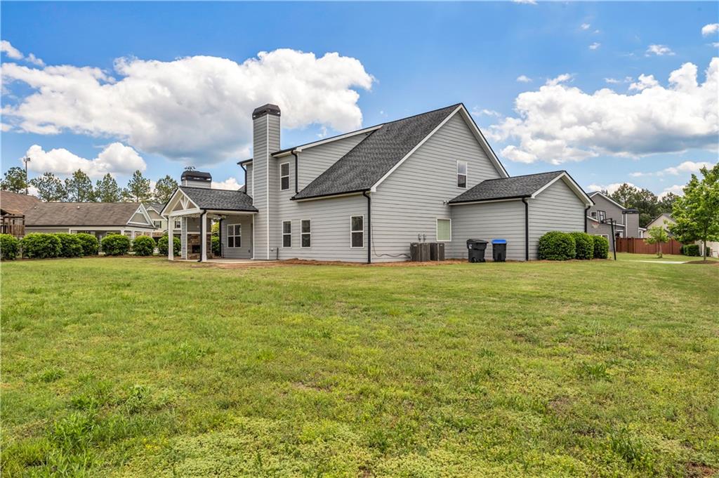 304 Red Cap Circle Jefferson, GA 30549 - Photo 6 of 40