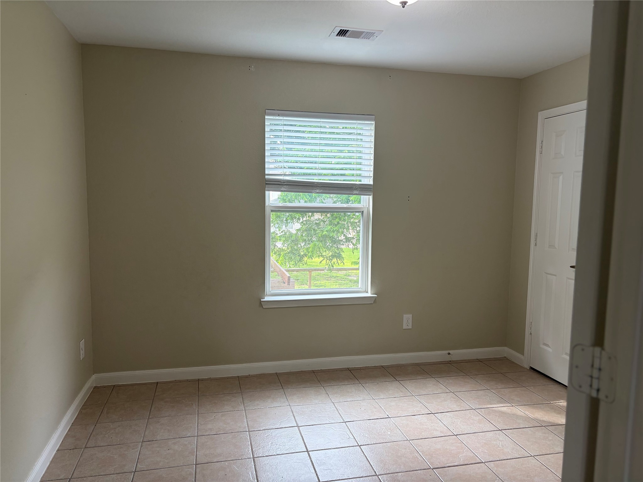 1206 4th Street Seabrook, TX 77586 - Photo 4 of 9