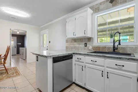 $235,000 | 510 Acorn Drive, Lafayette, LA 70507