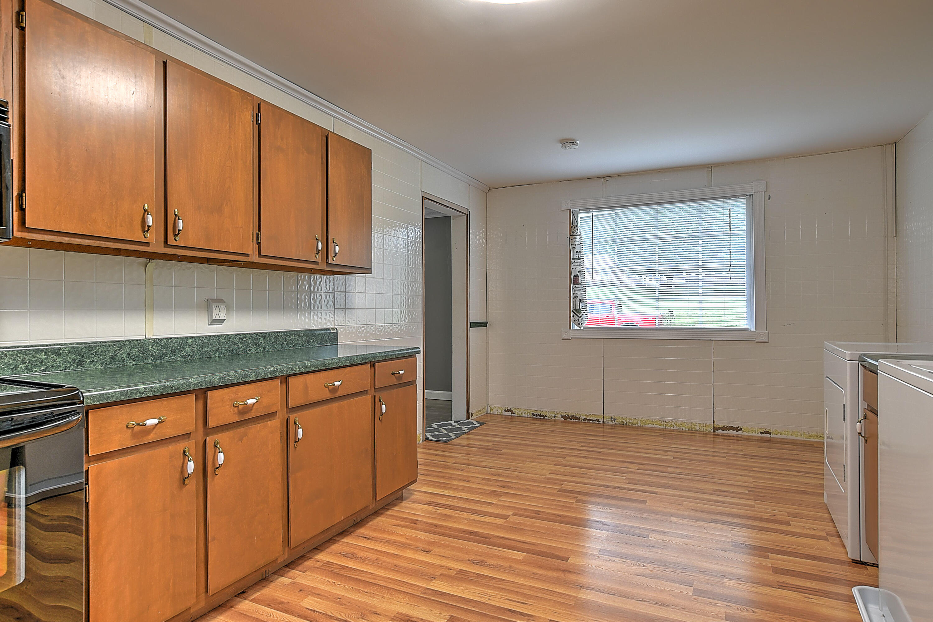 472 Pleasant Grove Road Bluff City, TN 37618 - Photo 20 of 31 472 Pleasant Grove-9