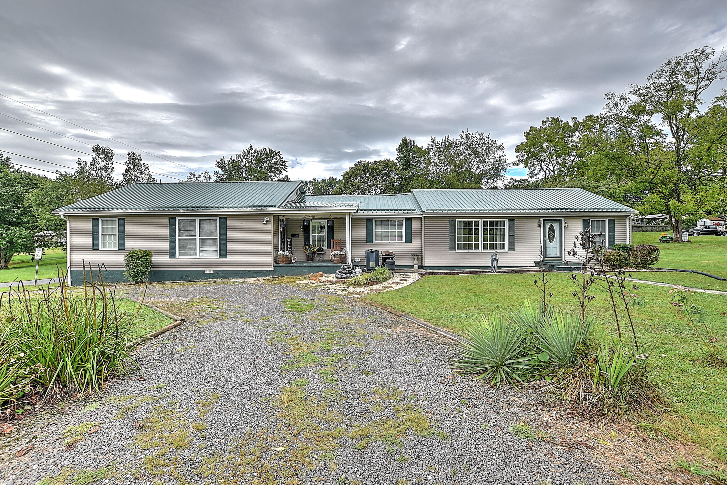 472 Pleasant Grove Road Bluff City, TN 37618 - Photo 2 of 31 472 Pleasant Grove-2