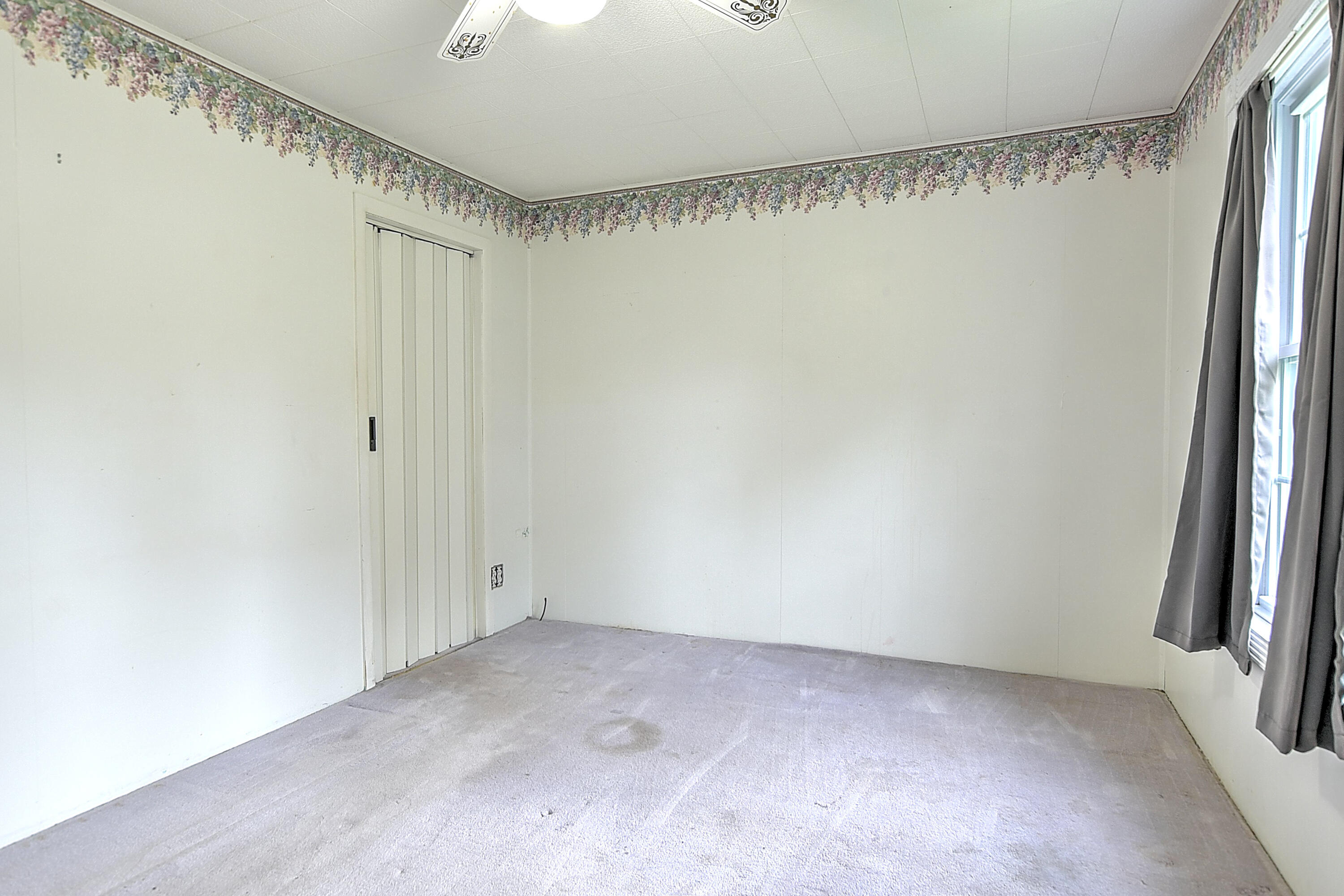 472 Pleasant Grove Road Bluff City, TN 37618 - Photo 23 of 31 472 Pleasant Grove-12