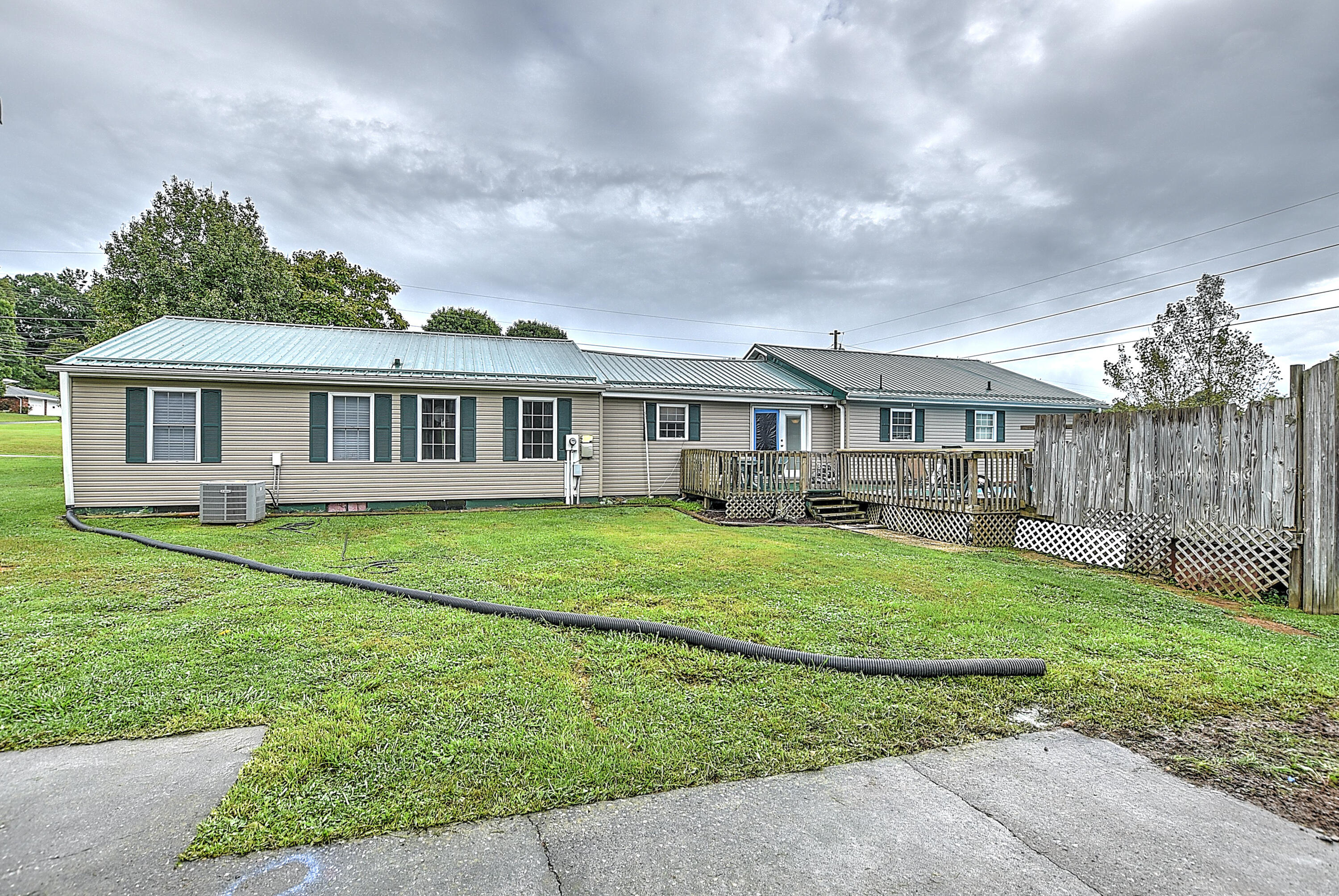 472 Pleasant Grove Road Bluff City, TN 37618 - Photo 25 of 31 472 Pleasant Grove-28