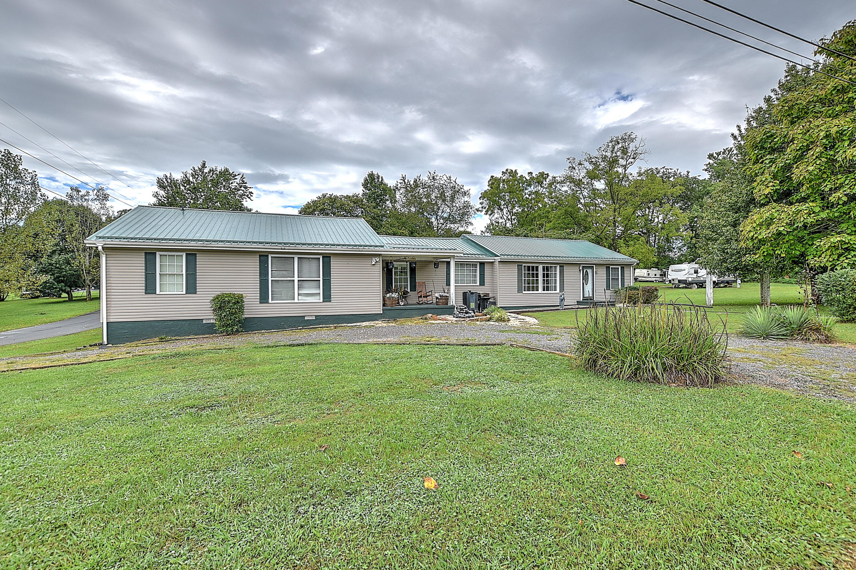 472 Pleasant Grove Road Bluff City, TN 37618 - Photo 3 of 31 472 Pleasant Grove-3