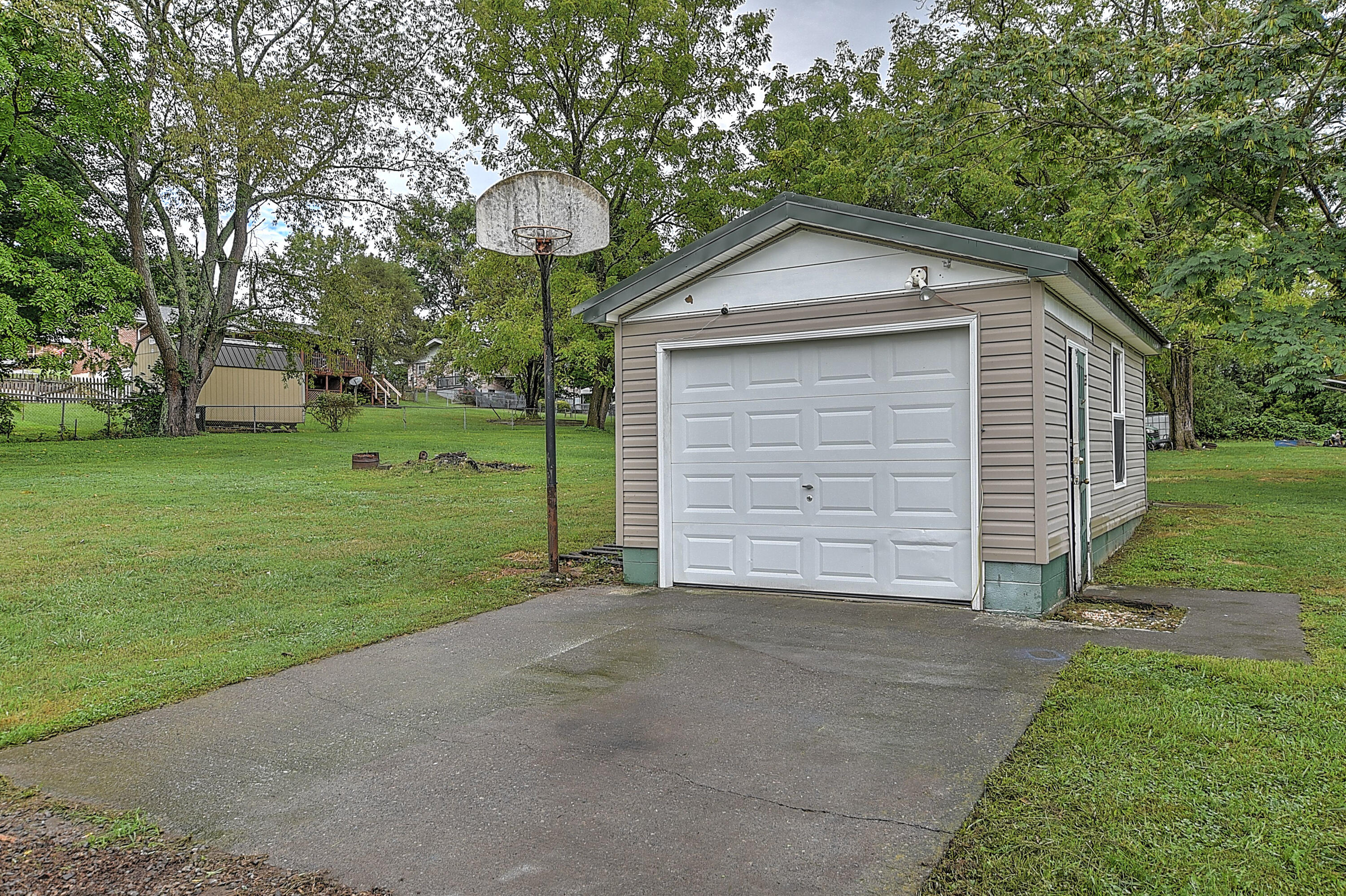 472 Pleasant Grove Road Bluff City, TN 37618 - Photo 31 of 31 472 Pleasant Grove-27