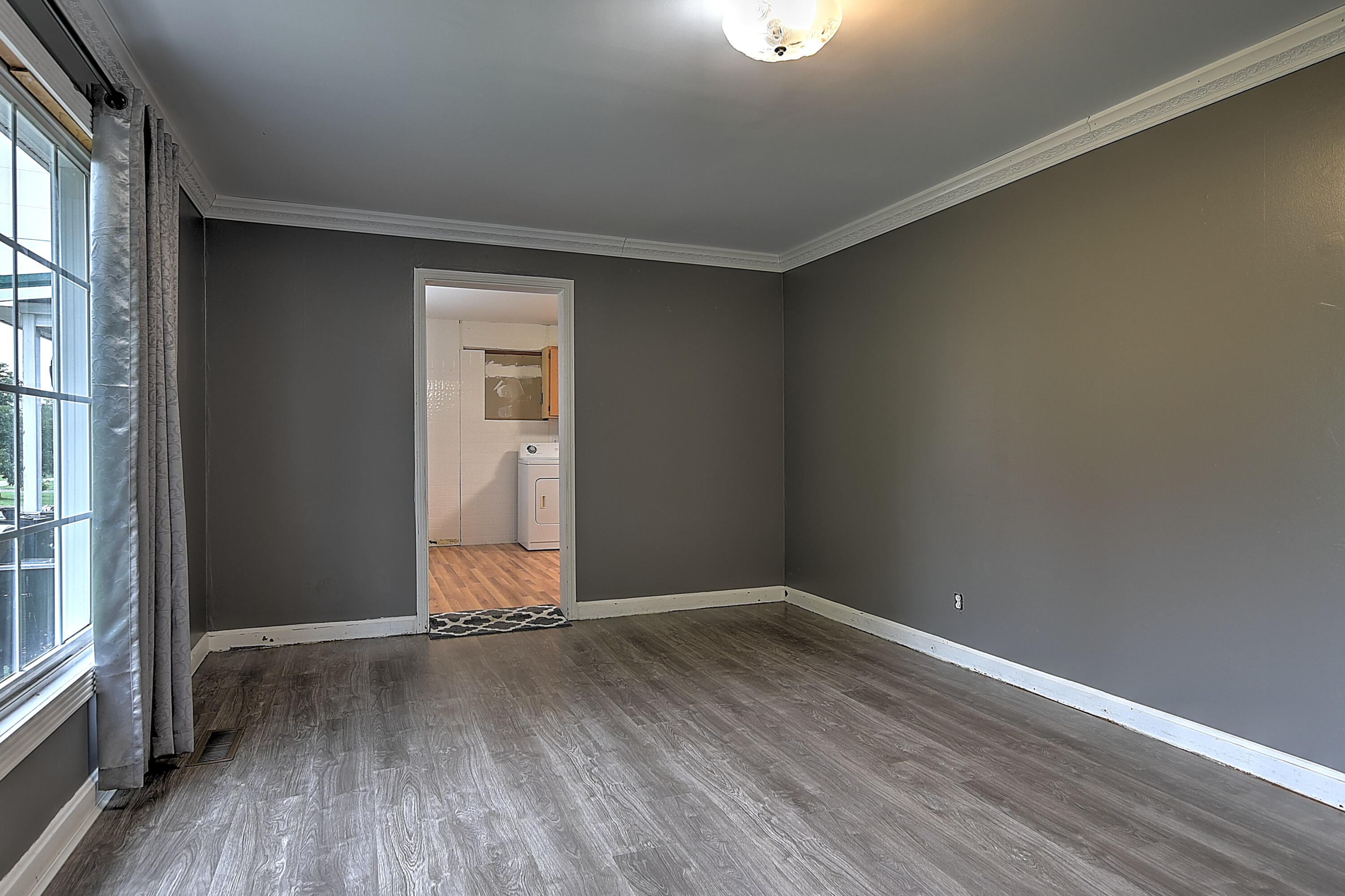 472 Pleasant Grove Road Bluff City, TN 37618 - Photo 5 of 31 472 Pleasant Grove-5