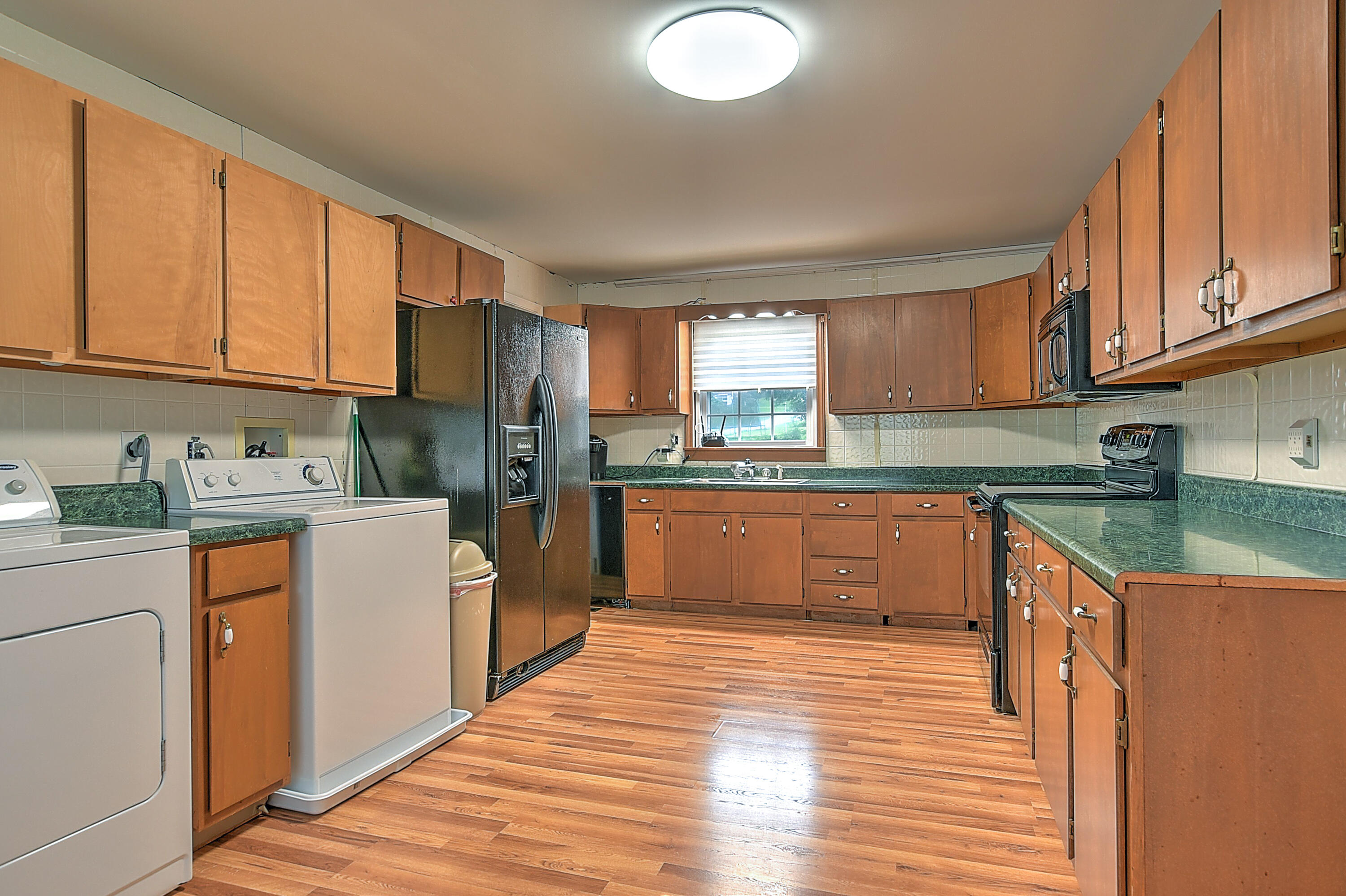 472 Pleasant Grove Road Bluff City, TN 37618 - Photo 7 of 31 472 Pleasant Grove-7