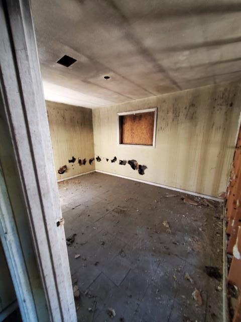 776 Terminal Court Columbus, GA 31906 - Photo 17 of 17 a view of hallway with window