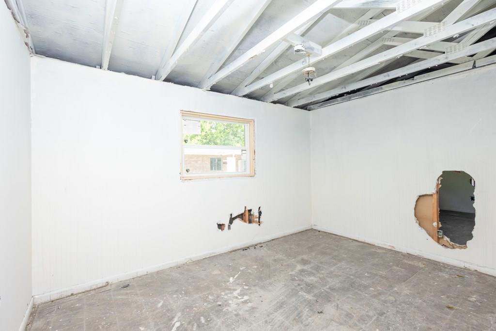 776 Terminal Court Columbus, GA 31906 - Photo 4 of 17 a view of a room