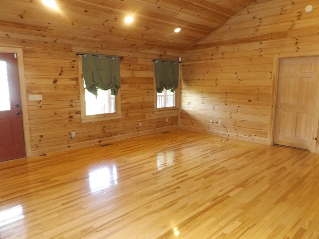201 Deer Ridge Road Hillsville, VA 24343 - Photo 3 of 36 Gallery Image 3