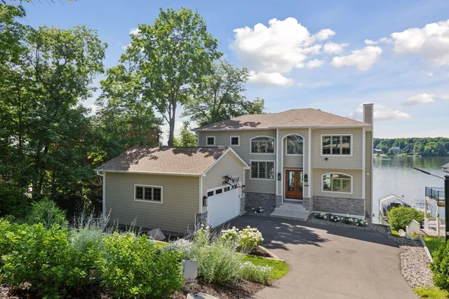 $2,400,000 | 6001 Ridgewood Road, Mound, MN 55364