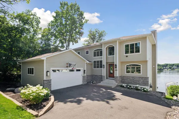 $2,400,000 | 6001 Ridgewood Road, Mound, MN 55364