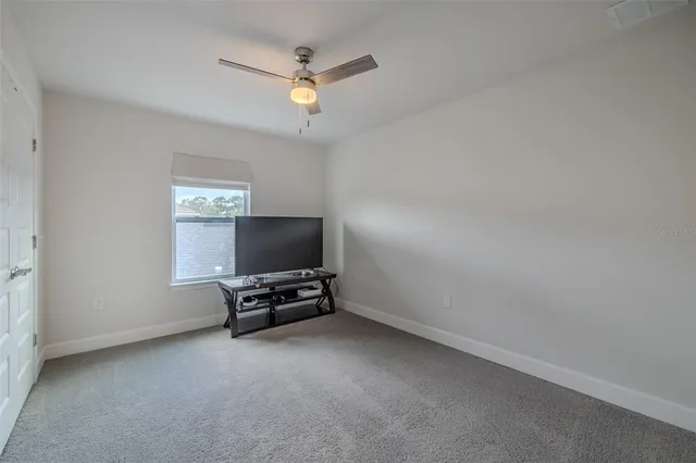 a view of livingroom with furniture