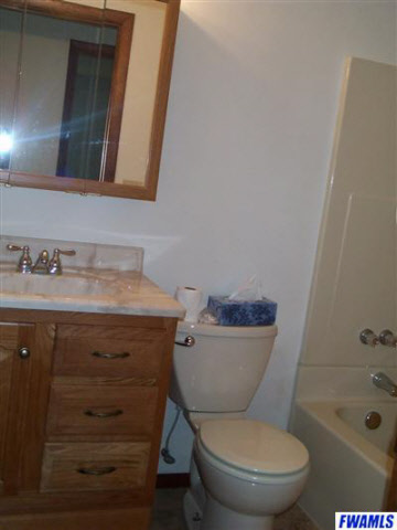 1709 S Road Garrett, IN 46738 - Photo 5 of 7 Gallery Image 5