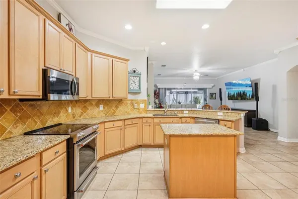 $515,000 | 1901 Heartland Circle, Valrico, FL 33594
