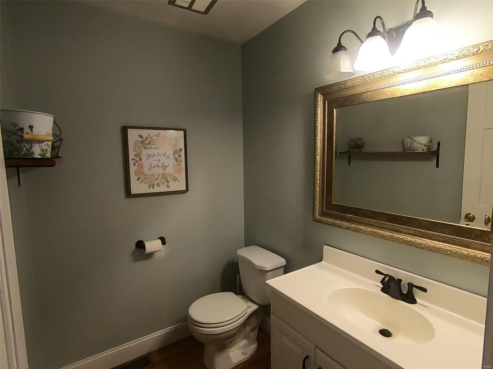 910 Reiss Road O'Fallon, IL 62269 - Photo 11 of 17