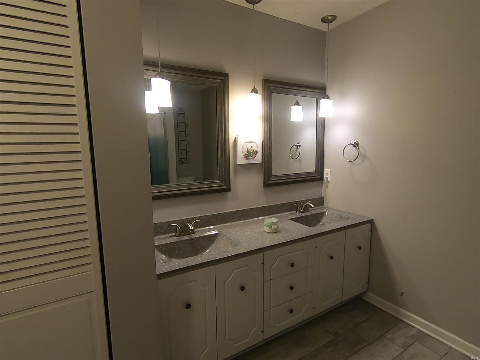 910 Reiss Road O'Fallon, IL 62269 - Photo 14 of 17