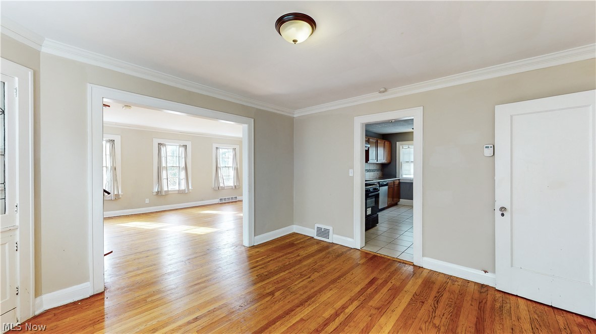 17615 Winslow Road Cleveland, OH 44120 - Photo 8 of 24