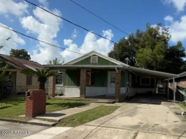 $48,900 | 405 Johnston Street, New Iberia, LA 70560