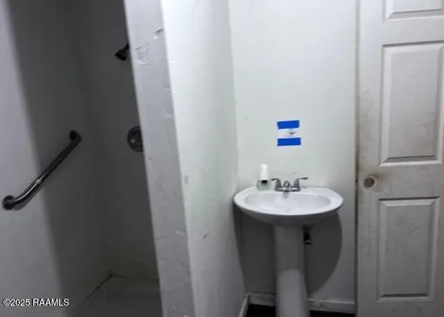 $48,900 | 405 Johnston Street, New Iberia, LA 70560