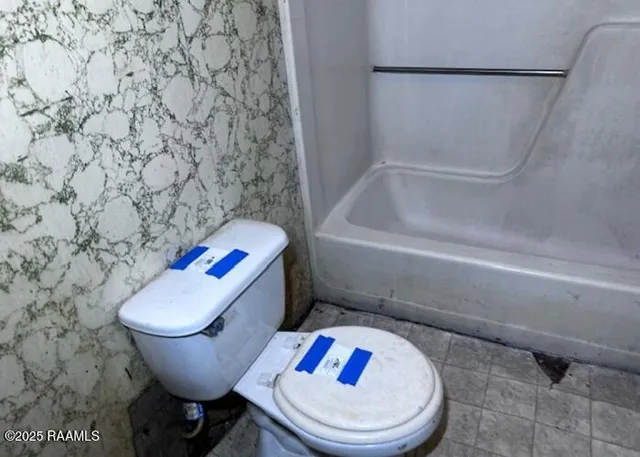 $48,900 | 405 Johnston Street, New Iberia, LA 70560