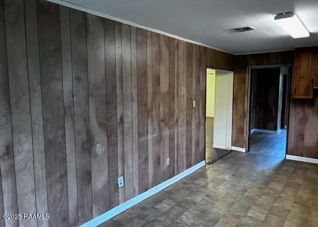 $48,900 | 405 Johnston Street, New Iberia, LA 70560