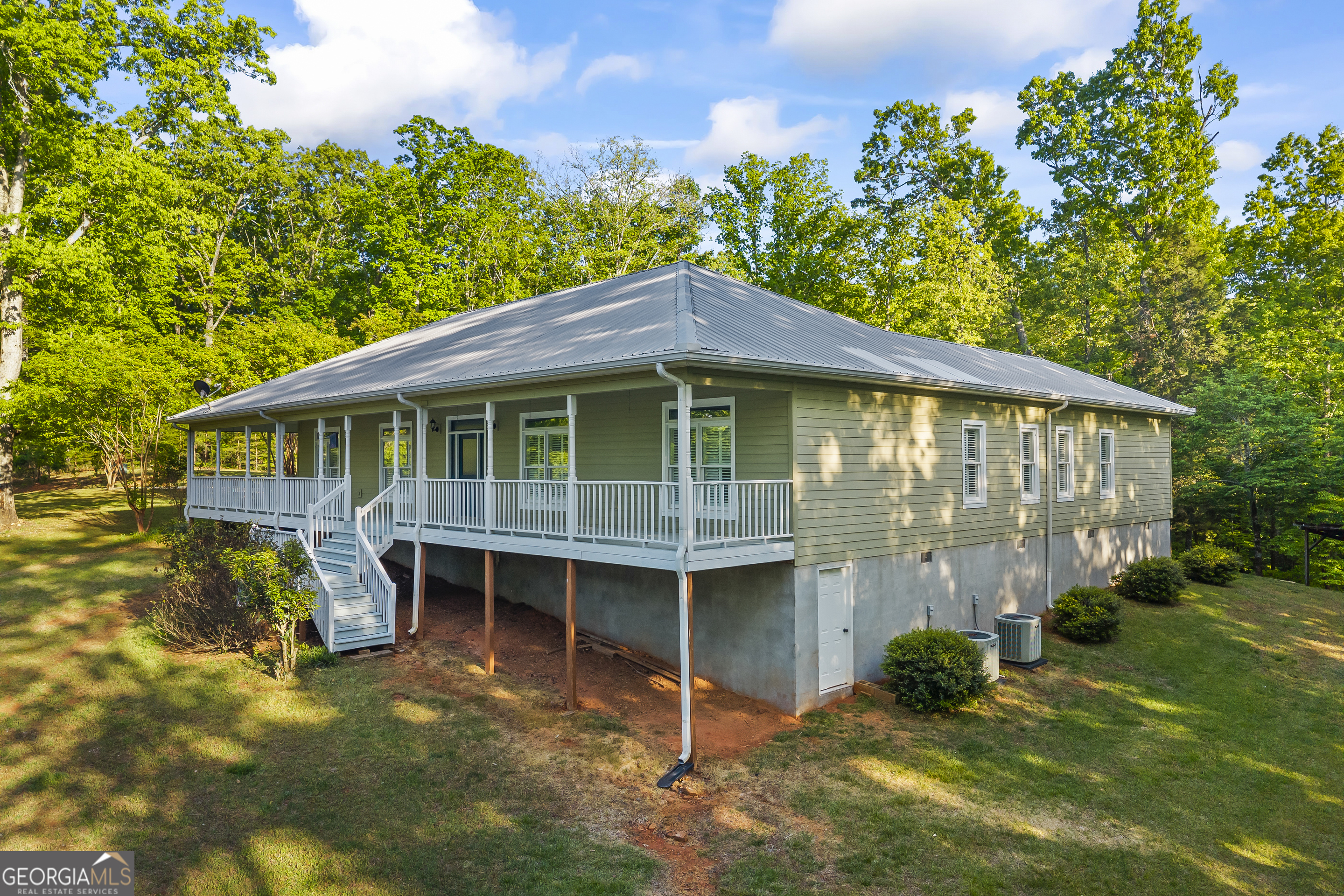 920 Yeoman Lake Road Clarkesville, GA 30523 - Photo 3 of 95