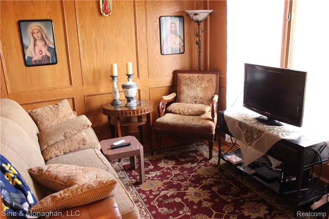 2162 North River Road St. Clair, MI 48079 - Photo 18 of 40 18.JPG