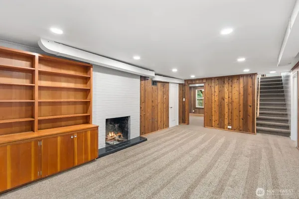 $3,950 | 4731 49th Avenue Northeast, Seattle, WA 98105