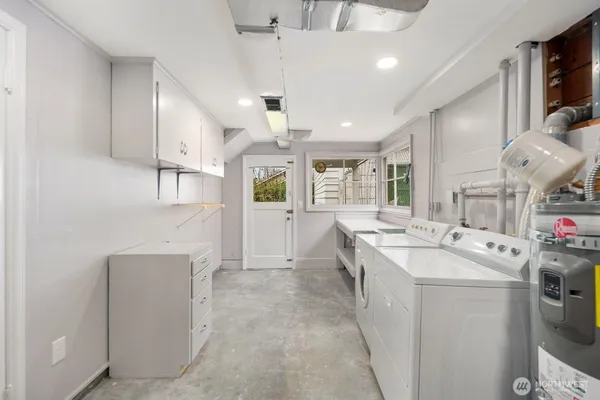 $3,950 | 4731 49th Avenue Northeast, Seattle, WA 98105