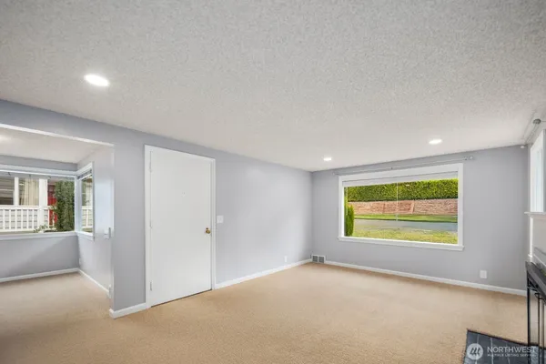 $3,950 | 4731 49th Avenue Northeast, Seattle, WA 98105