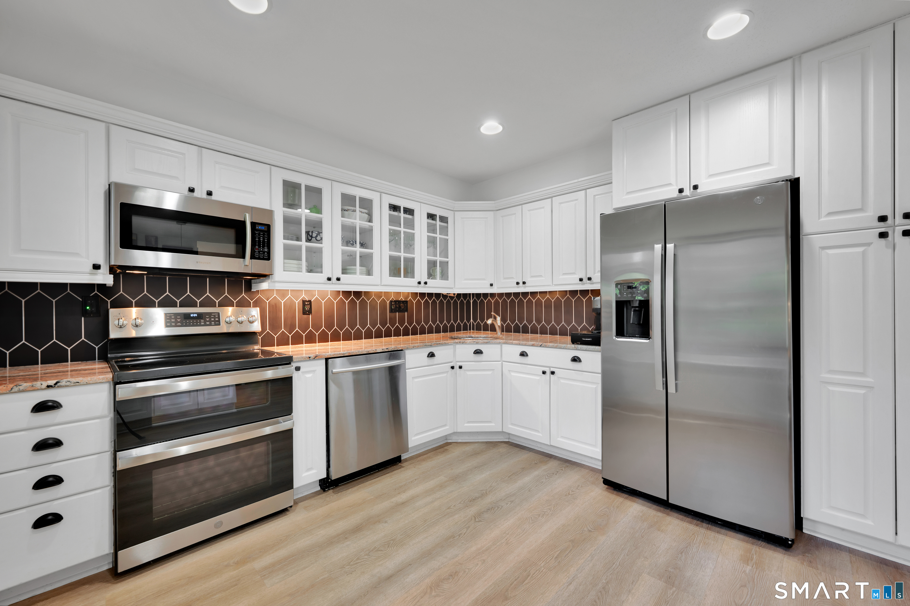 1 Maple Lane, Unit 1 Avon, CT 06001 - Photo 5 of 30