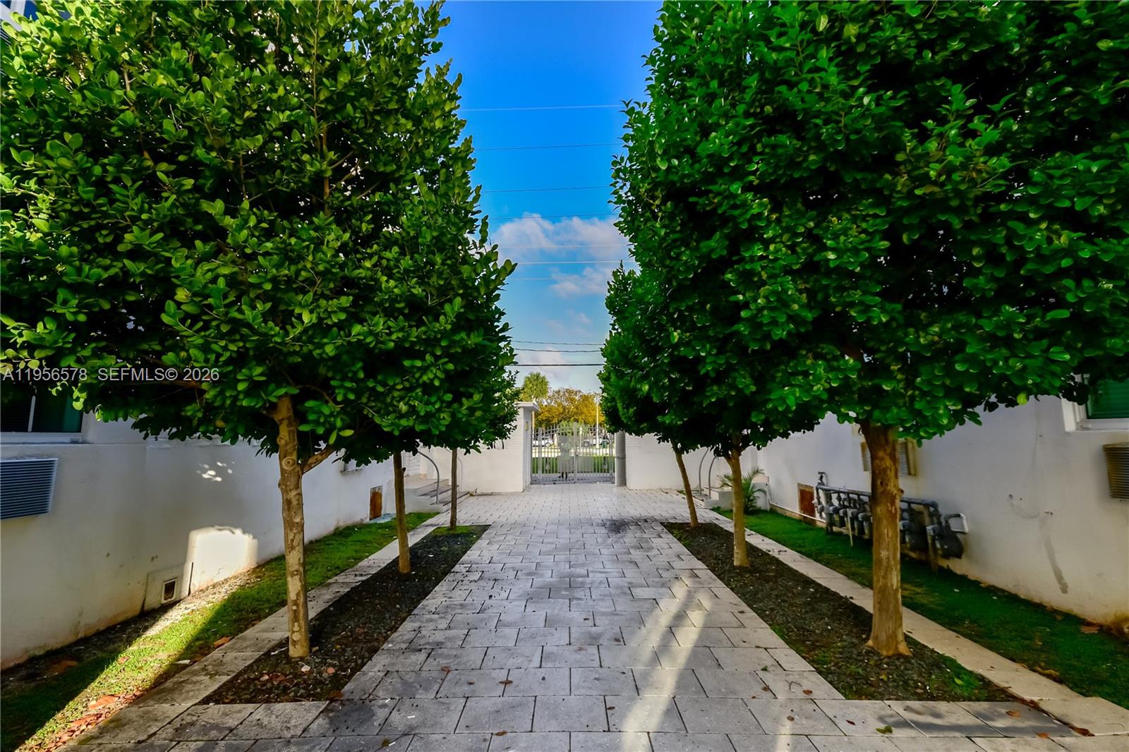 8415 Harding Avenue, Unit 19A Miami Beach, FL 33141 - Photo 10 of 12