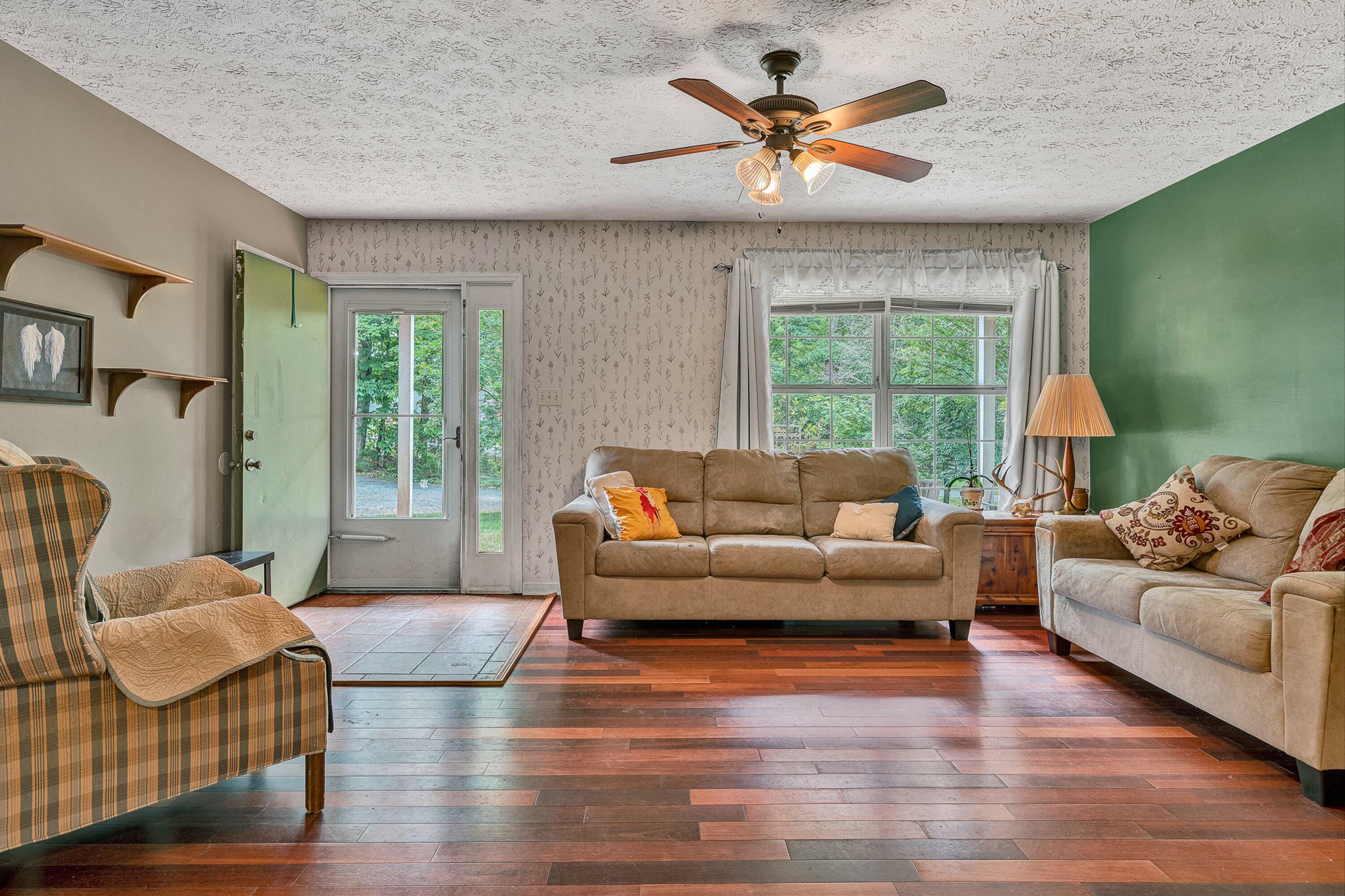 1145 Farmington Road Hardy, VA 24101 - Photo 4 of 32 06-VM-09420