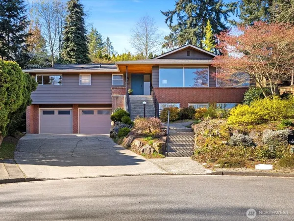 $1,250,000 | 19201 51st Avenue Northeast, Lake Forest Park, WA 98155