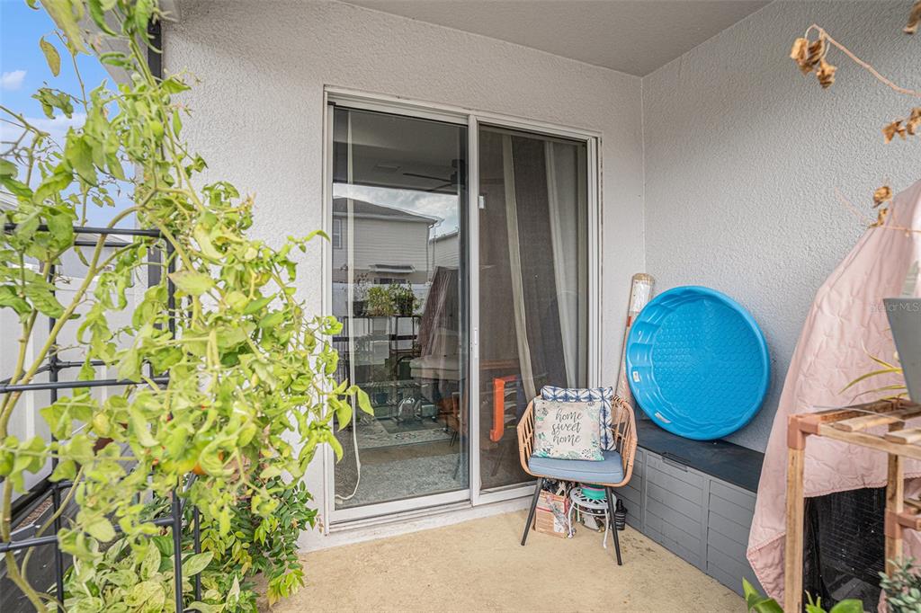 19056 Heavenside Ct Spring Hill Spring Hill, FL 34610 - Photo 20 of 25 a living room filled with furniture