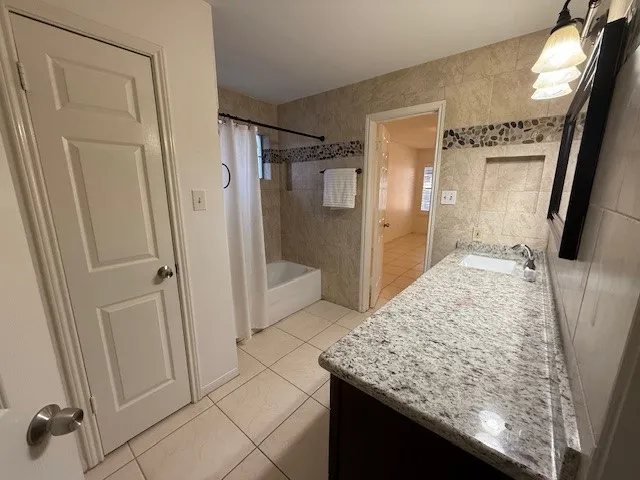 $2,000 | 2902 Silent Drive, Sugar Land, TX 77498