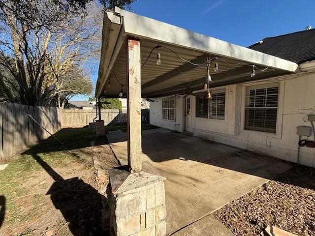 $2,000 | 2902 Silent Drive, Sugar Land, TX 77498