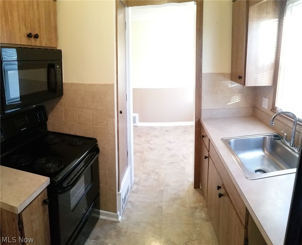 12830 Orme Road Cleveland, OH 44125 - Photo 3 of 27 Gallery Image 3