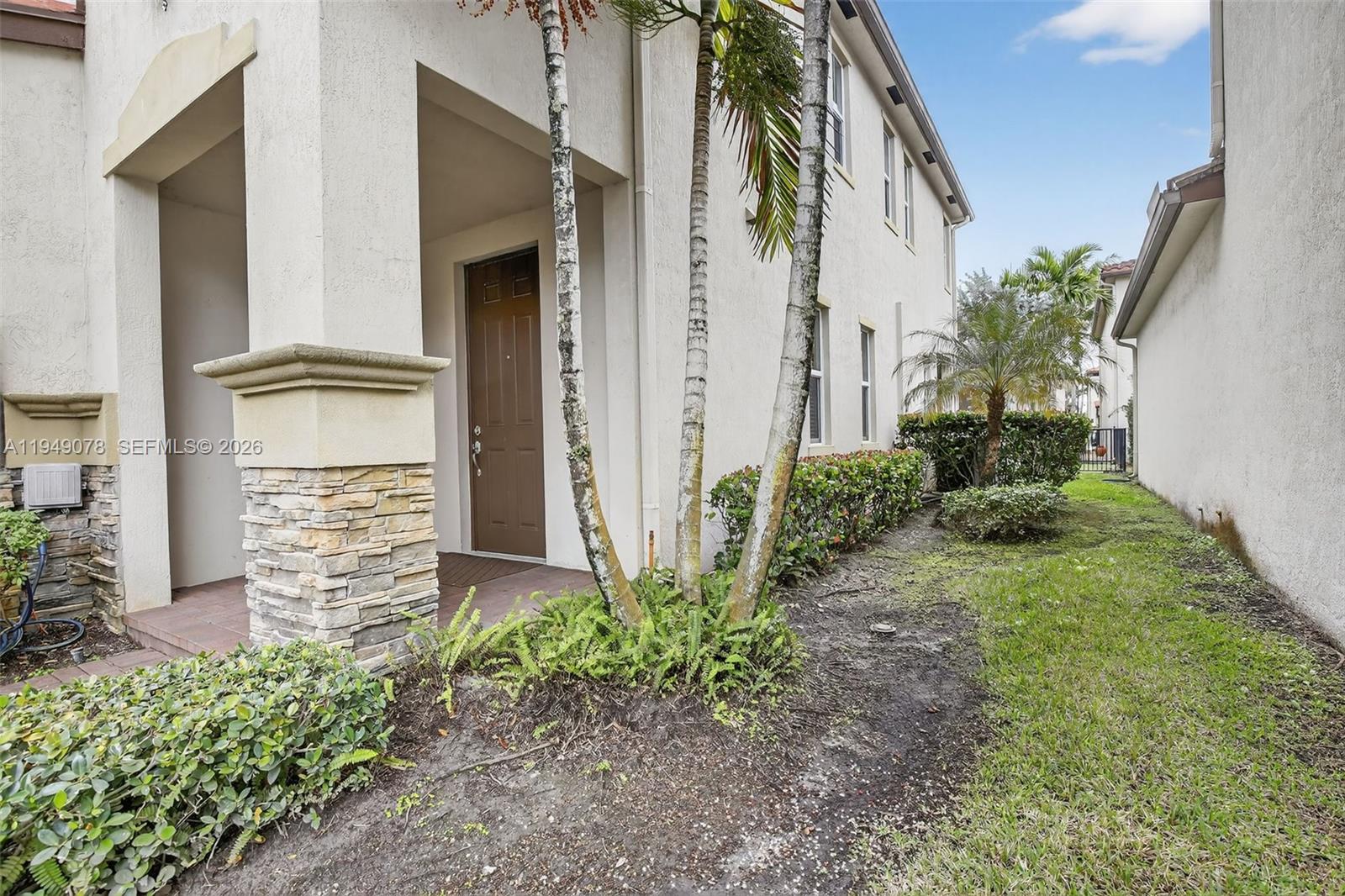 5208 Falcon Trail Davie, FL 33314 - Photo 36 of 49