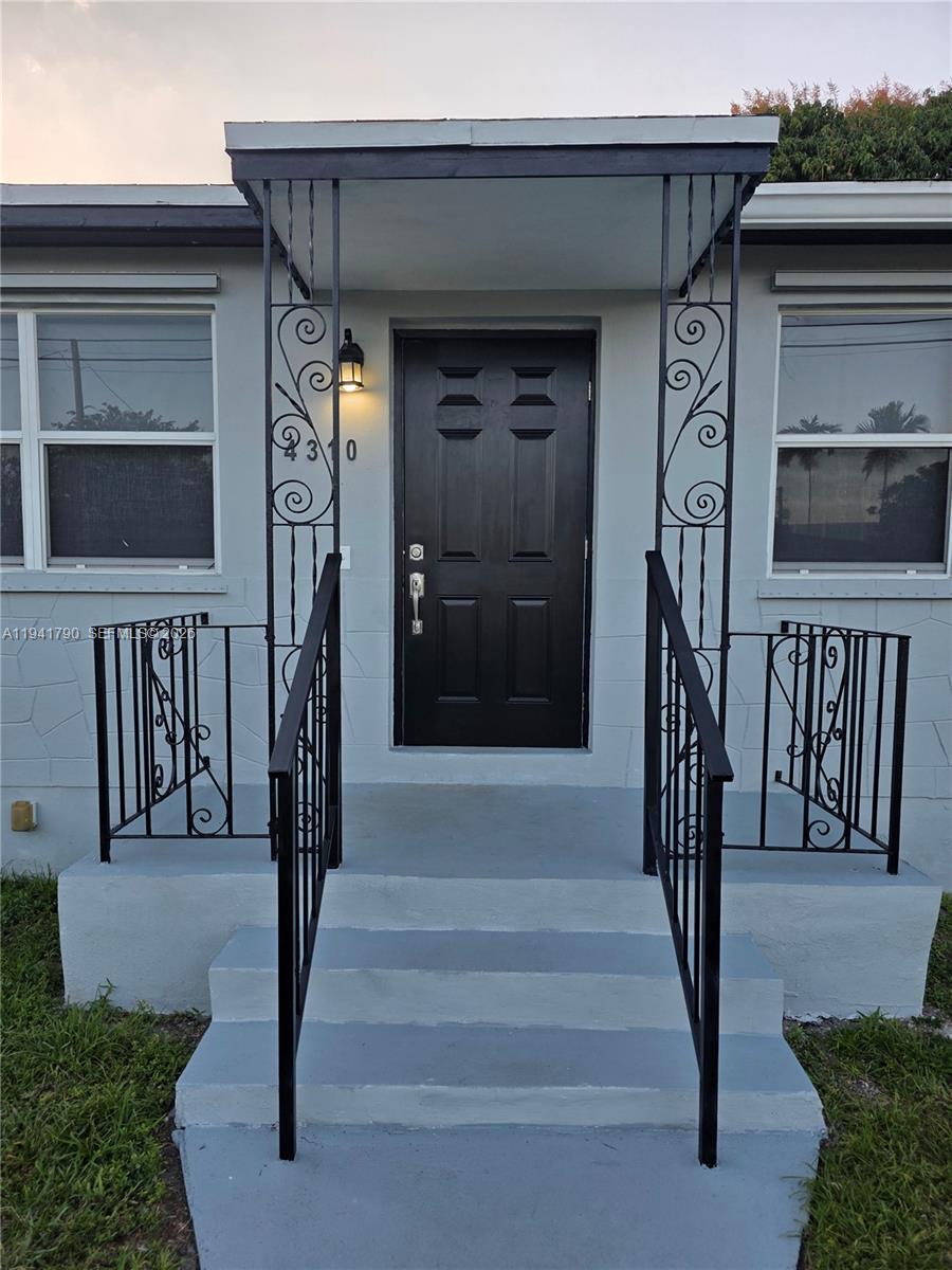 4310 East 9th Lane Hialeah, FL 33013 - Photo 2 of 21